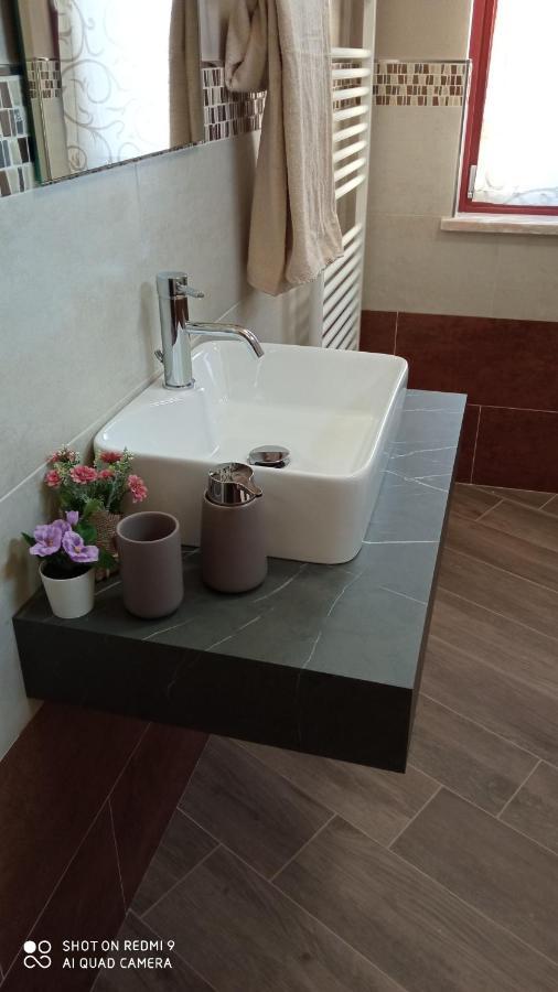 Il Cortiletto Apartment Verduno ภายนอก รูปภาพ